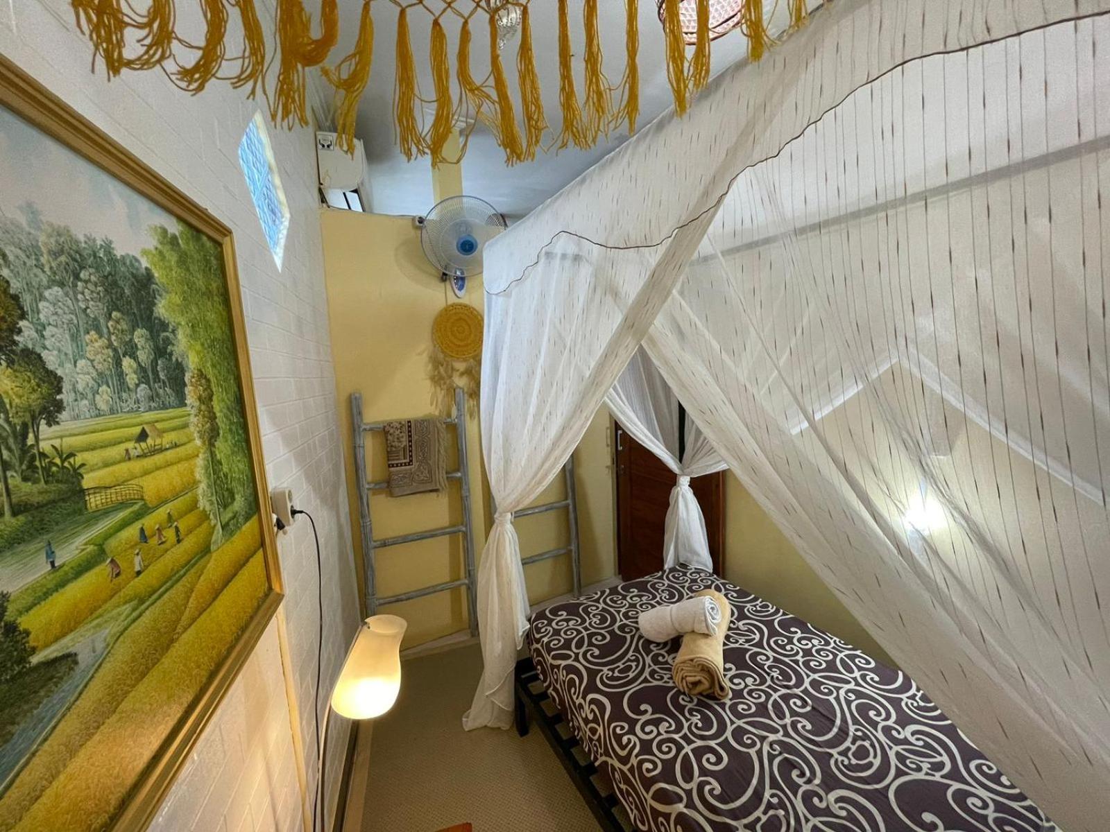 Coliving Bali Sweet Home Kost Lengkap Di Tabanan Kota الغرفة الصورة