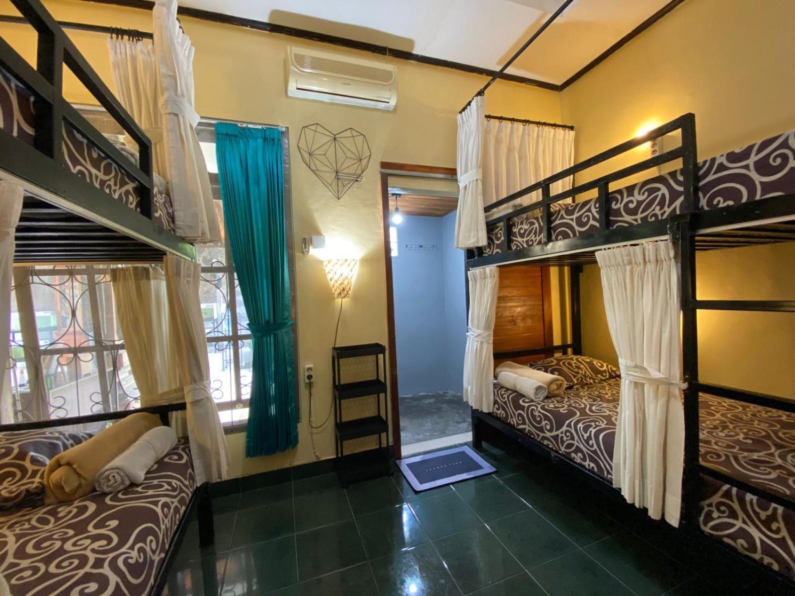 Coliving Bali Sweet Home Kost Lengkap Di Tabanan Kota الغرفة الصورة