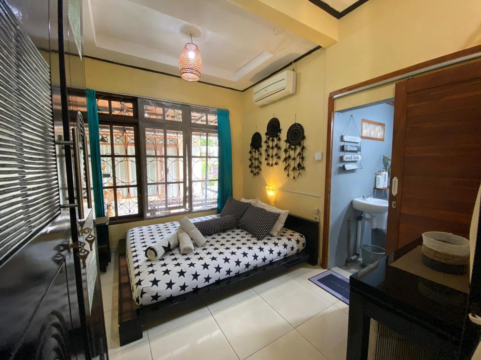 Coliving Bali Sweet Home Kost Lengkap Di Tabanan Kota الغرفة الصورة