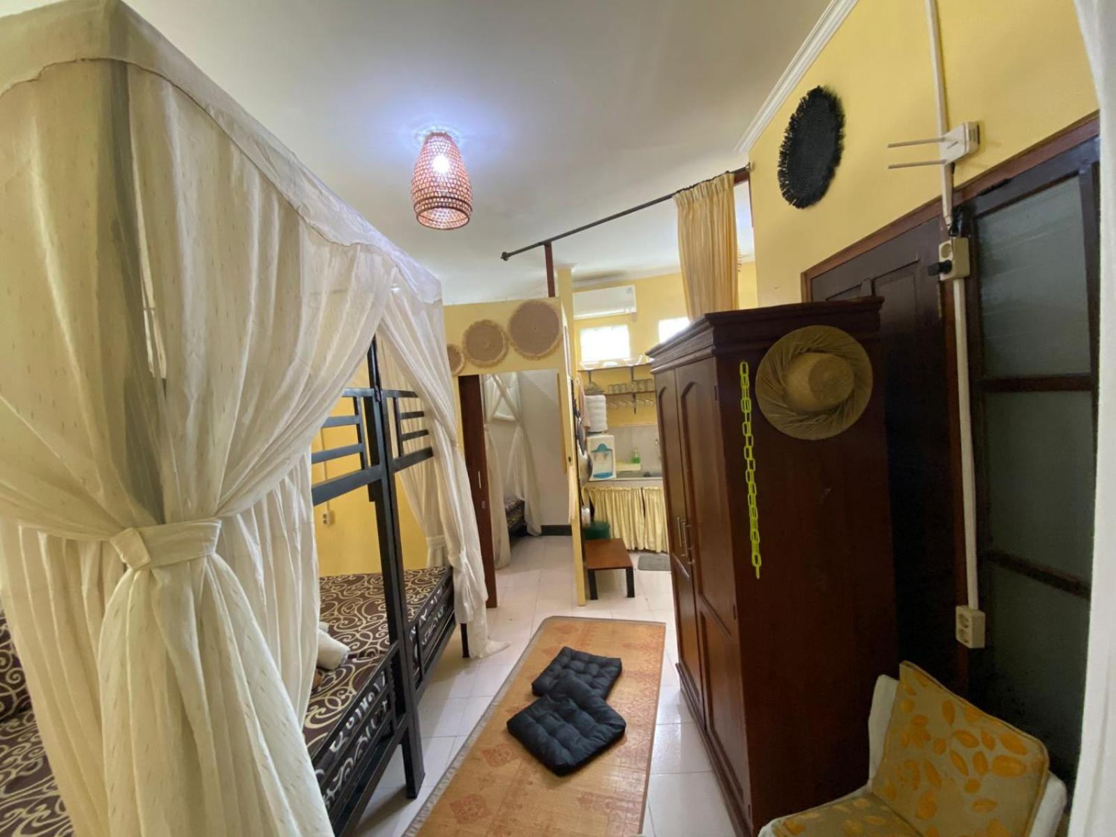 Coliving Bali Sweet Home Kost Lengkap Di Tabanan Kota الغرفة الصورة